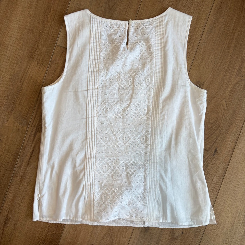 Talbots Sz 8 Womens White Cotton Eyelet Embroidered Pintuck Sleeveless Shell Top - Picture 5 of 7